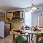 Beautiful In Putini With Kitchen Holiday home *