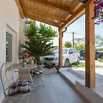 Beautiful In Putini With Kitchen Holiday home