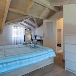 Beautiful In Putini With Kitchen Holiday home