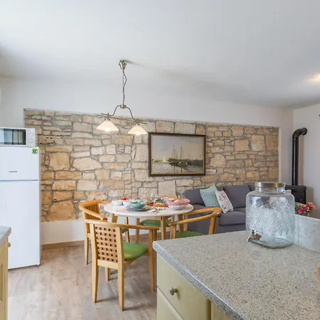 Beautiful In Putini With Kitchen * Sorici