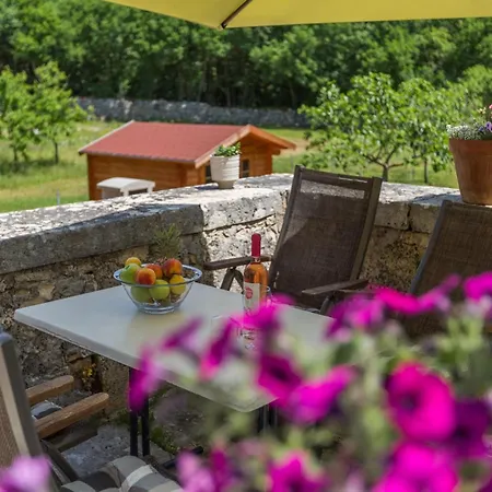 Beautiful In Putini With Kitchen Holiday home