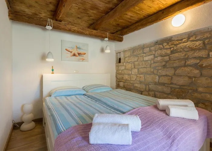 Beautiful In Putini With Kitchen