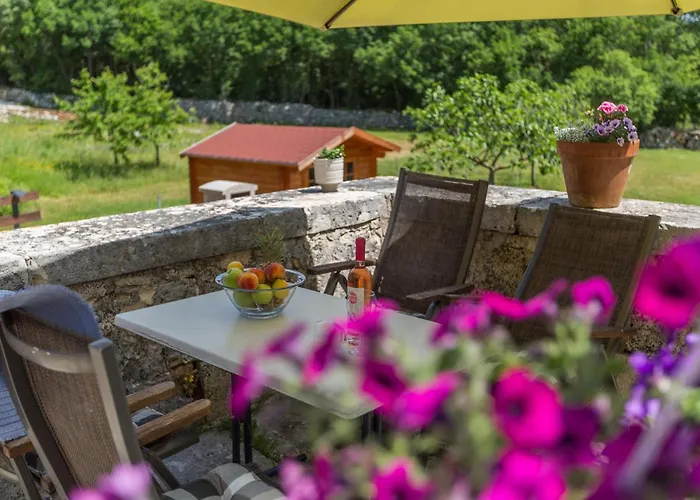 Beautiful In Putini With Kitchen 別荘