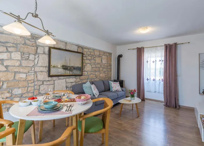 Beautiful In Putini With Kitchen Vikendica Pulici