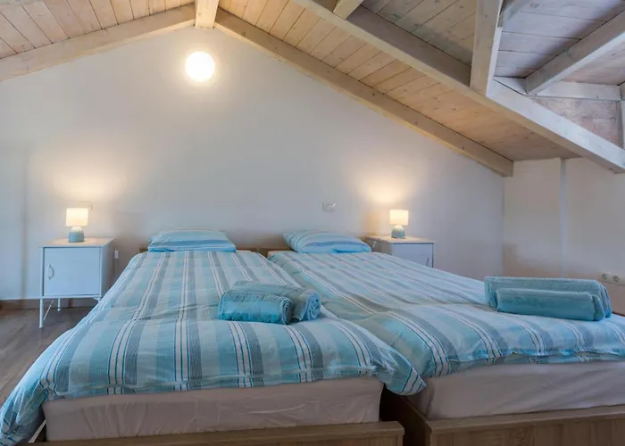 別荘 Beautiful In Putini With Kitchen Pulići