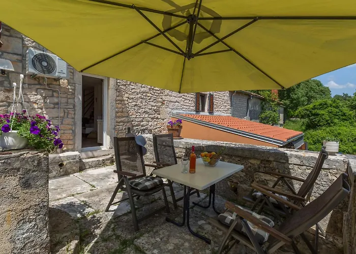 Beautiful In Putini With Kitchen *