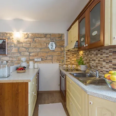 Beautiful In Putini With Kitchen Sorici