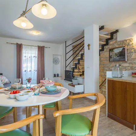 Prázdninový dům Beautiful In Putini With Kitchen *